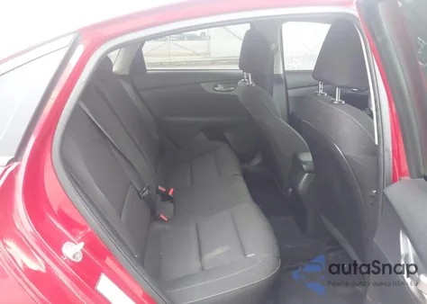 2021 Kia Forte Lxs z USA, uszkodzony, nr VIN 3KPF24AD3ME340365